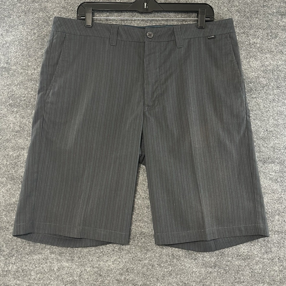 Travis Mathew Prestige Mens Golf Shorts Sz 36 Pin Striped Performance Stretch